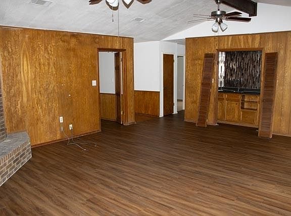 3rd image of 109 Simmons Loop