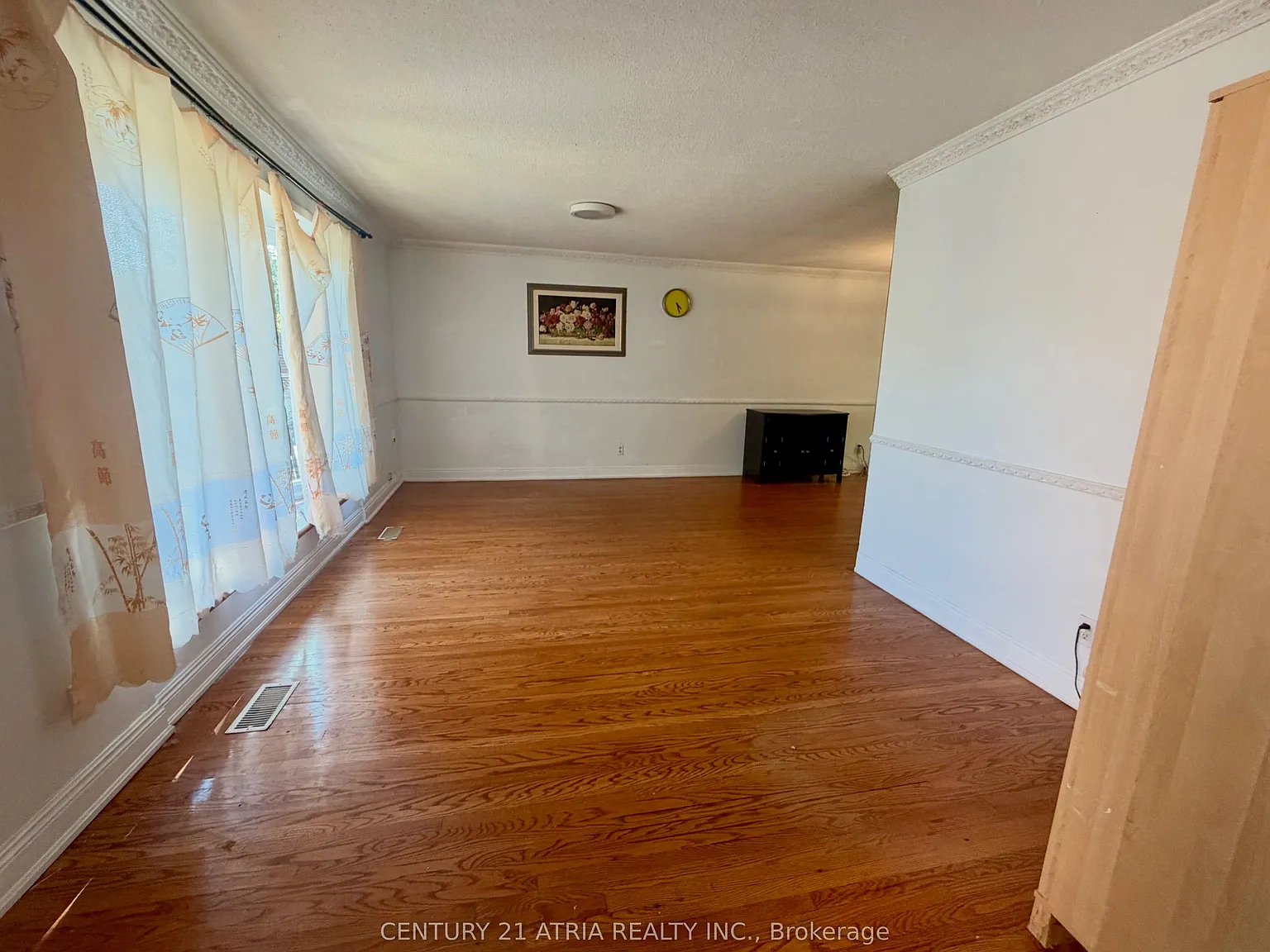 4 bed, $3,100 — Photo 2