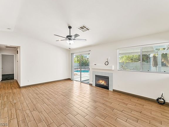 2nd image of 2027 Fountain Valley Way