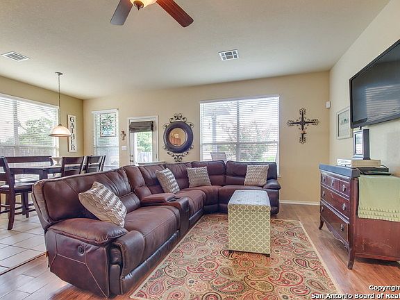 5th image of 2229 Lakeline Dr
