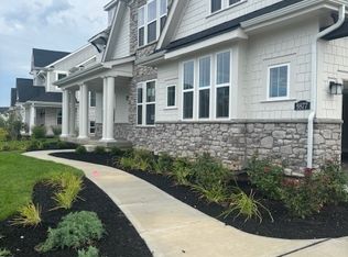 9877 Backstretch Row, Fishers, IN 46040