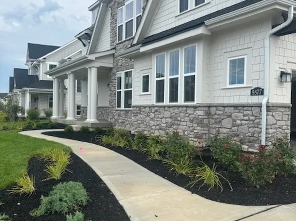 9877 Backstretch Row, Fishers, IN 46040