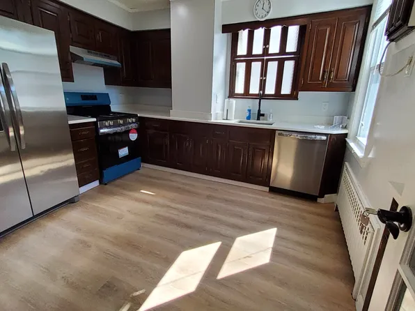 285 Born Street image 21 of 41