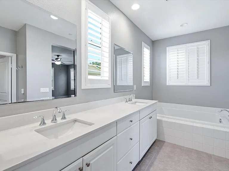 35 Lomada St — Photo 31