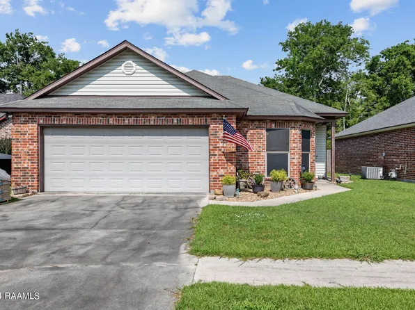 126 Country Garden Ln, Lafayette, LA 70507