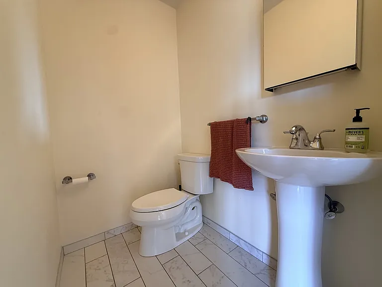 48 Cameron Ave #2 — Photo 5