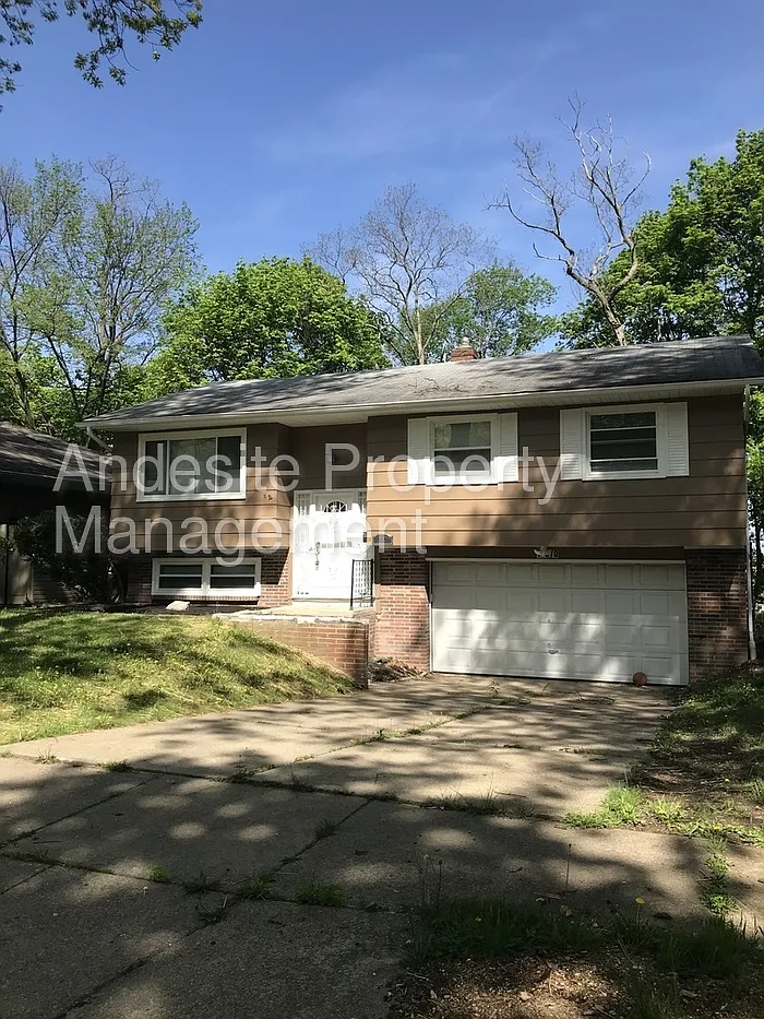 19070 Genesee Ave photo 1