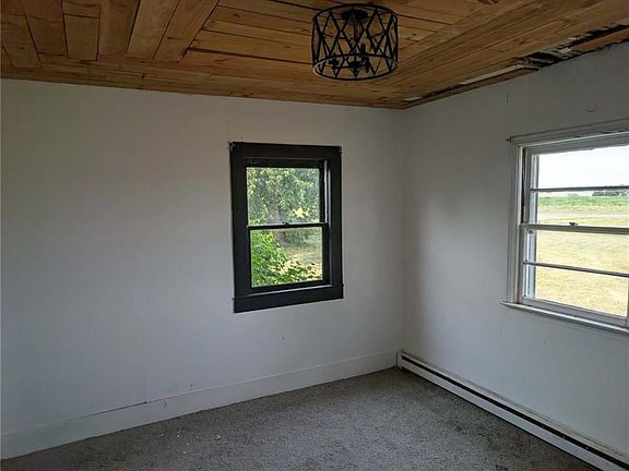 3rd image of 17841 SE Wabaunsee Rd