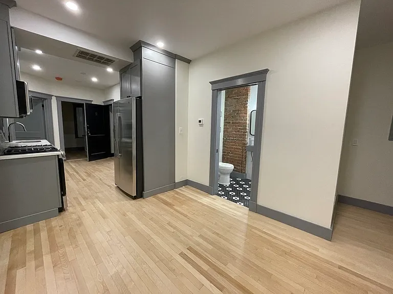 41 Long Ave #3 — Photo 7
