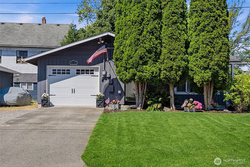 2nd image of 4114 S Hosmer Street