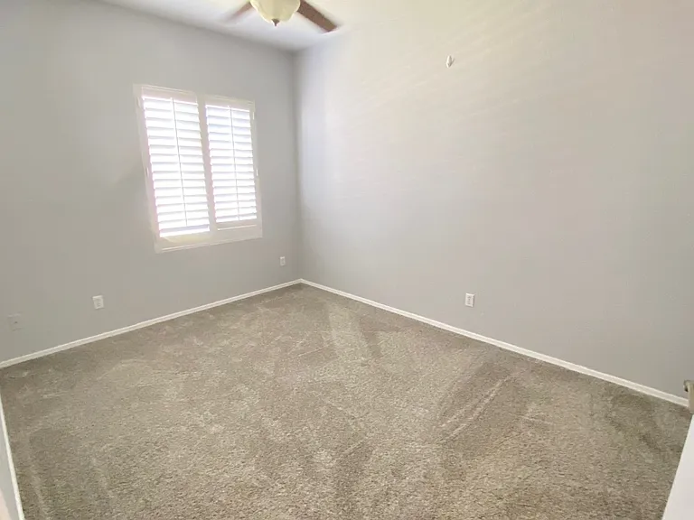 3358 E Wickieup Ln — Photo 33
