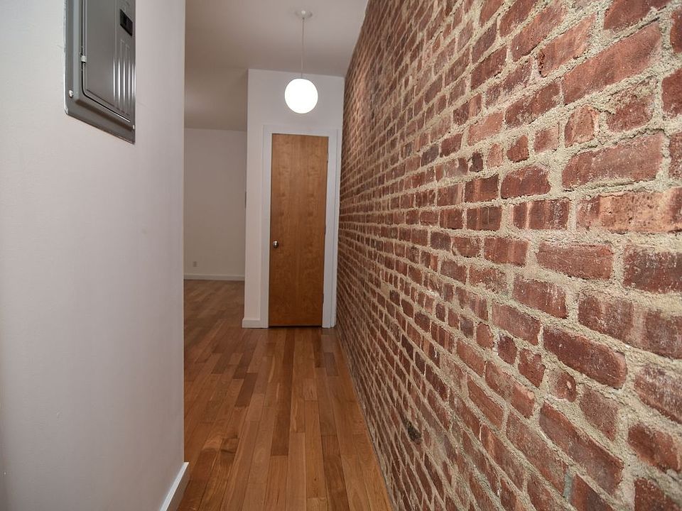 1st image of 76 Pinehurst Ave APT 25