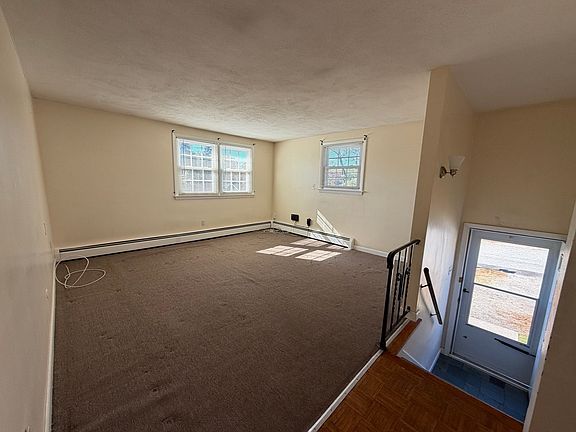 4th image of 387 Mendon Rd
