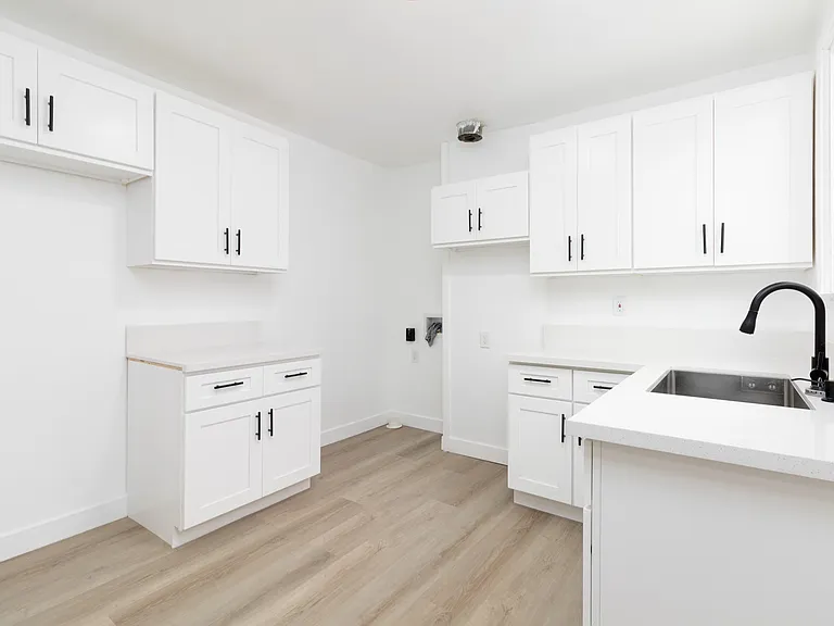 1723 W 35th Pl #1723 — Photo 13