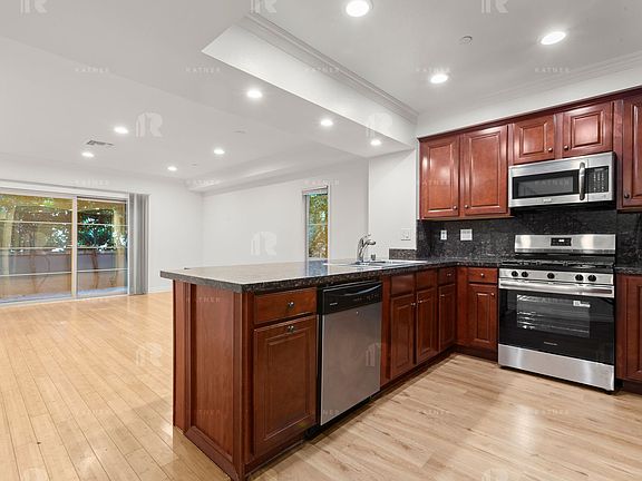 2nd image of 5056 Laurel Canyon Blvd #102