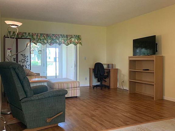 4th image of 2715 Emory Dr E APT D