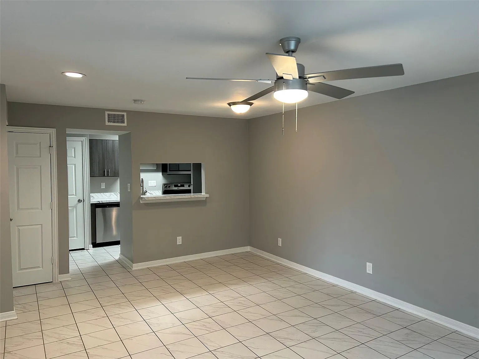 2 bed, 1.0 bath, 800 sqft, $1,495 — Photo 3