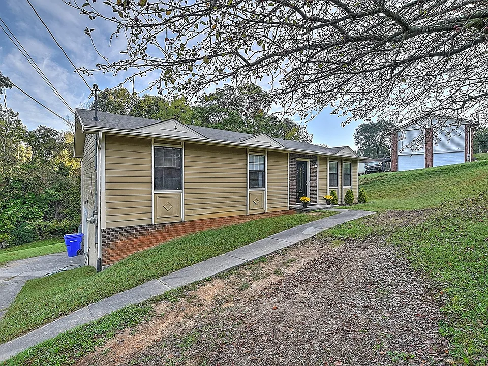 211 Hayter Dr