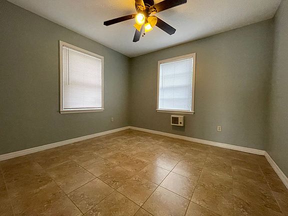 4th image of 714 E Harwood St #5