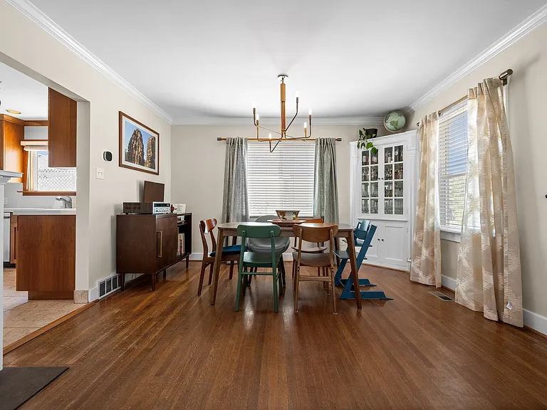 1114 E Wilson Ave S — Photo 5