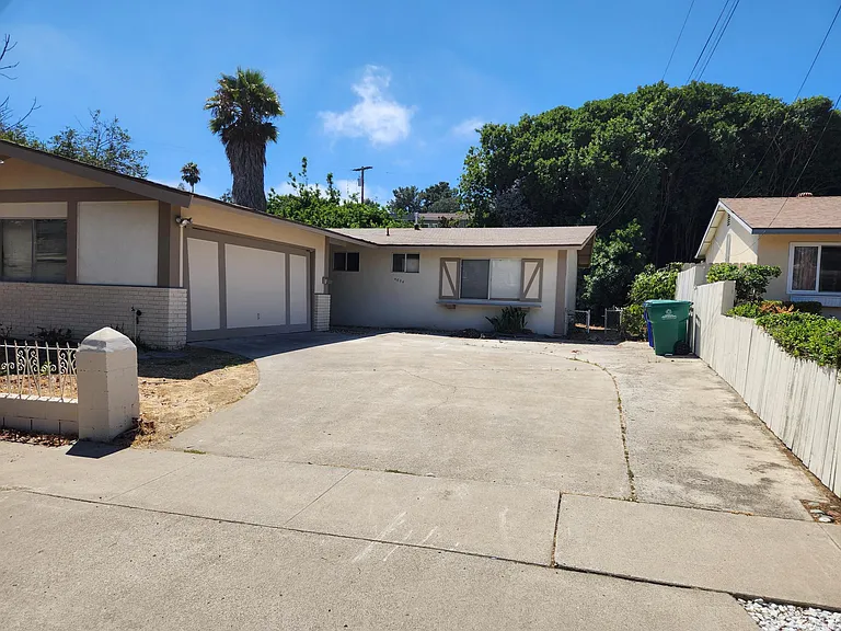 4654 Diane Ave — Photo 3