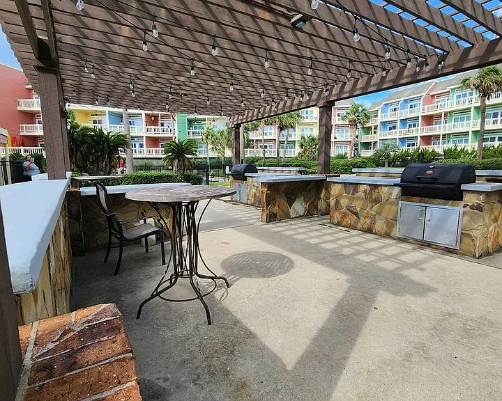 The Oceanfront Galveston Apartments — Photo 58