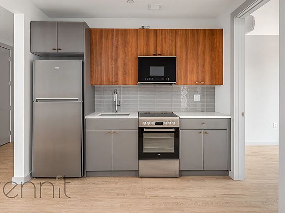 4th image of 2809 Clarendon Rd #532