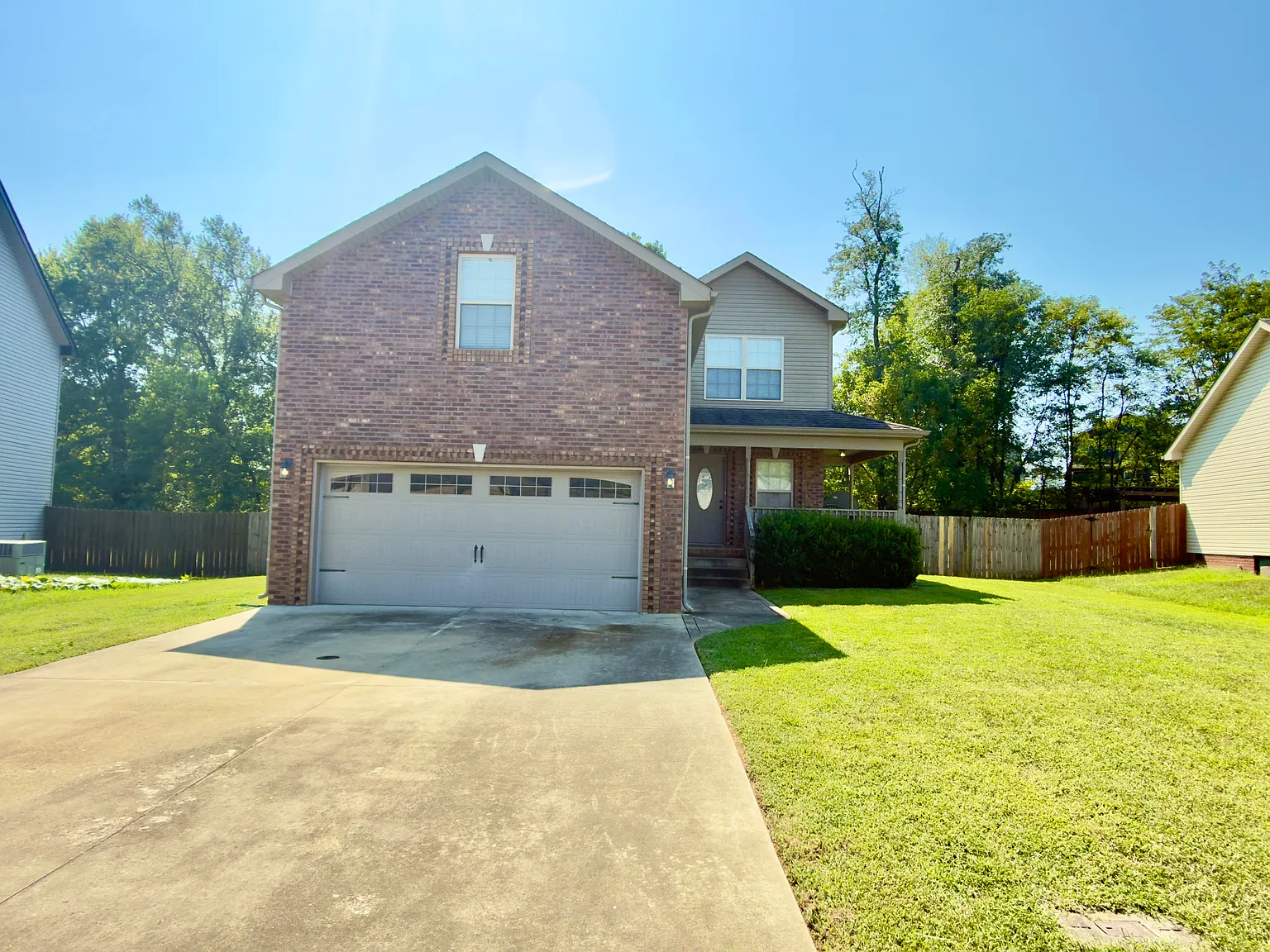 3 bed, 2.5 bath, 1934 sqft, $1,950 — Photo 2
