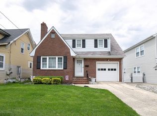 108 Chingarora Ave, Keyport, NJ 07735