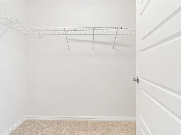 2421 Hobkirk Loop — Photo 21