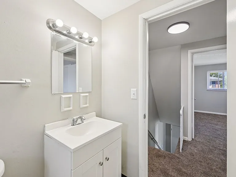 Worthington Court II — Photo 17