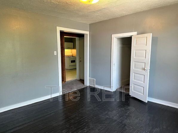 109 W Maple St #2