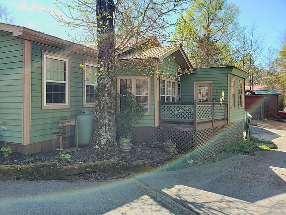 3rd image of 15 Rocky Ln
