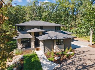 1 Wishbone Ln, North Oaks, MN 55127