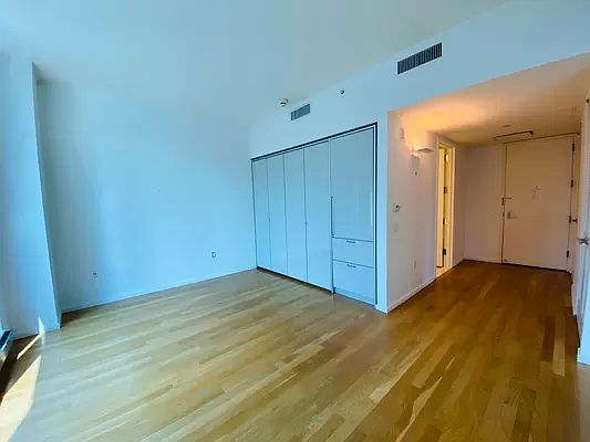 1st image of 18 W 48th St APT 9D