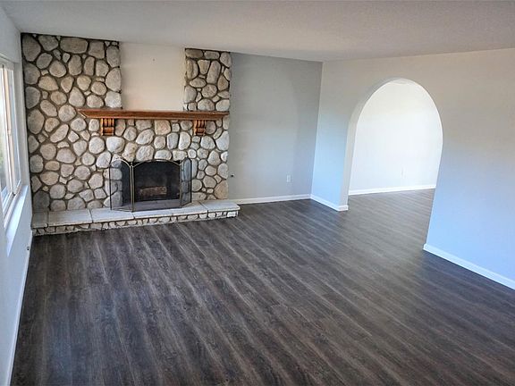 3rd image of 18140 Harbor Dr