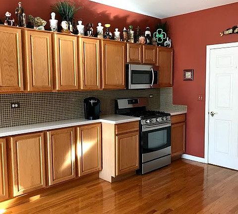 2nd image of 831 Cambridge Dr