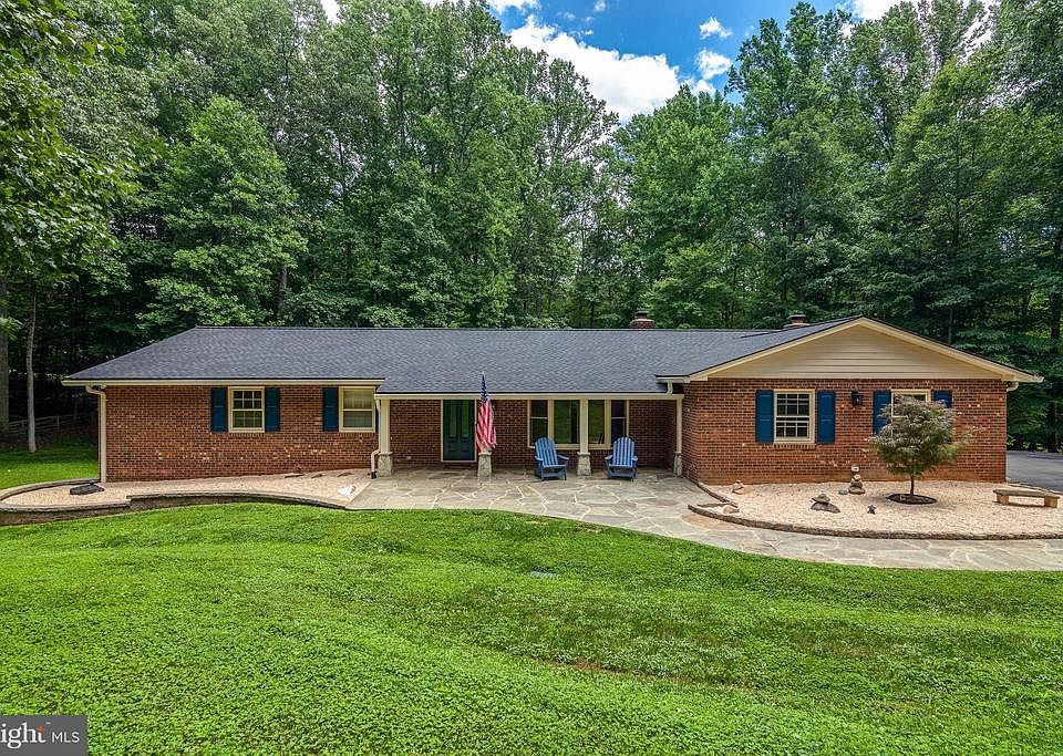 2 level home! The master is on the main level!