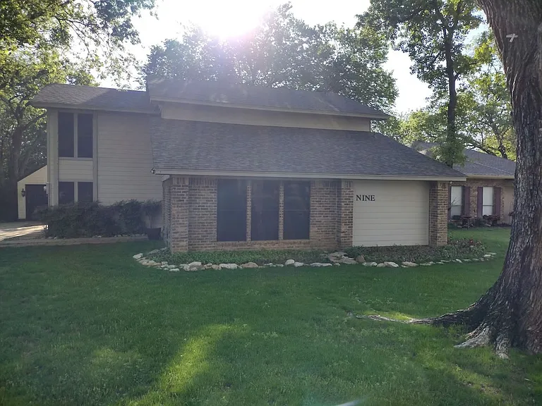 9 Oak Cir — Photo 2