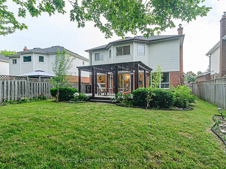 209 Bassett Blvd — Photo 46