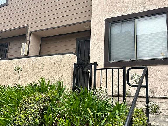 3rd image of 955 Postal Way APT 27