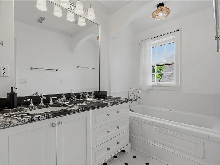2318 Mimosa Pl — Photo 24