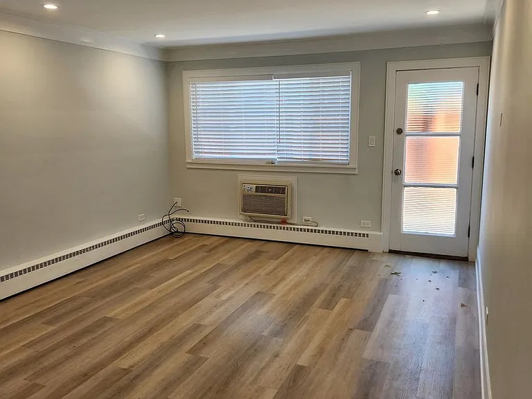 402 Franklin Ave — Photo 4