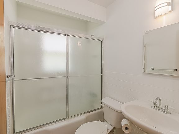 4th image of 615 Ilata Ave