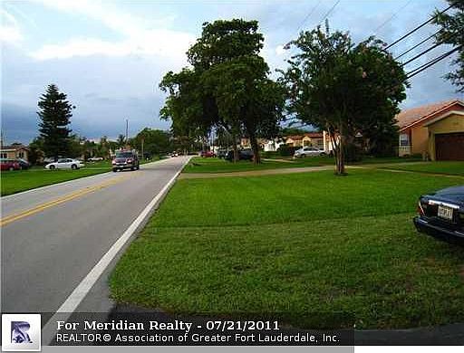 2nd image of 4920 SW 90th Ave