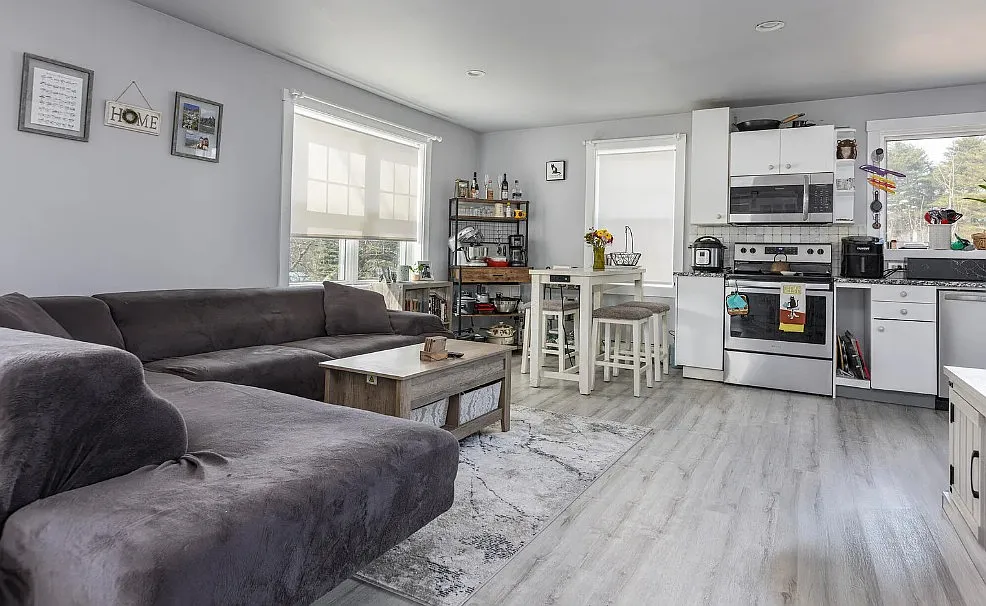 2 bed, 770 sqft, $2,100 — Photo 4
