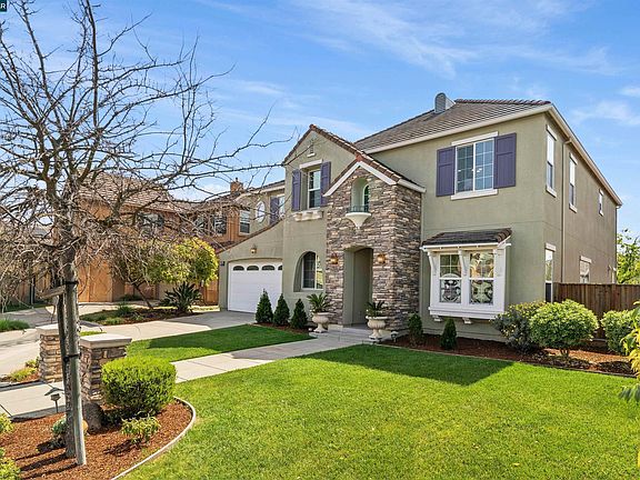 4th image of 2650 Casella Way
