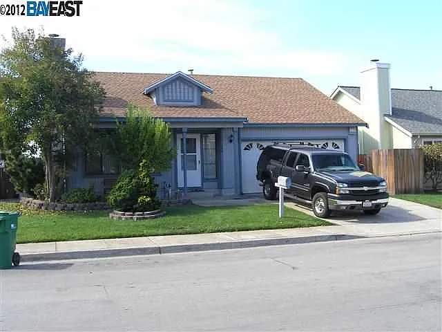 23149 Lakeridge Ave photo 1