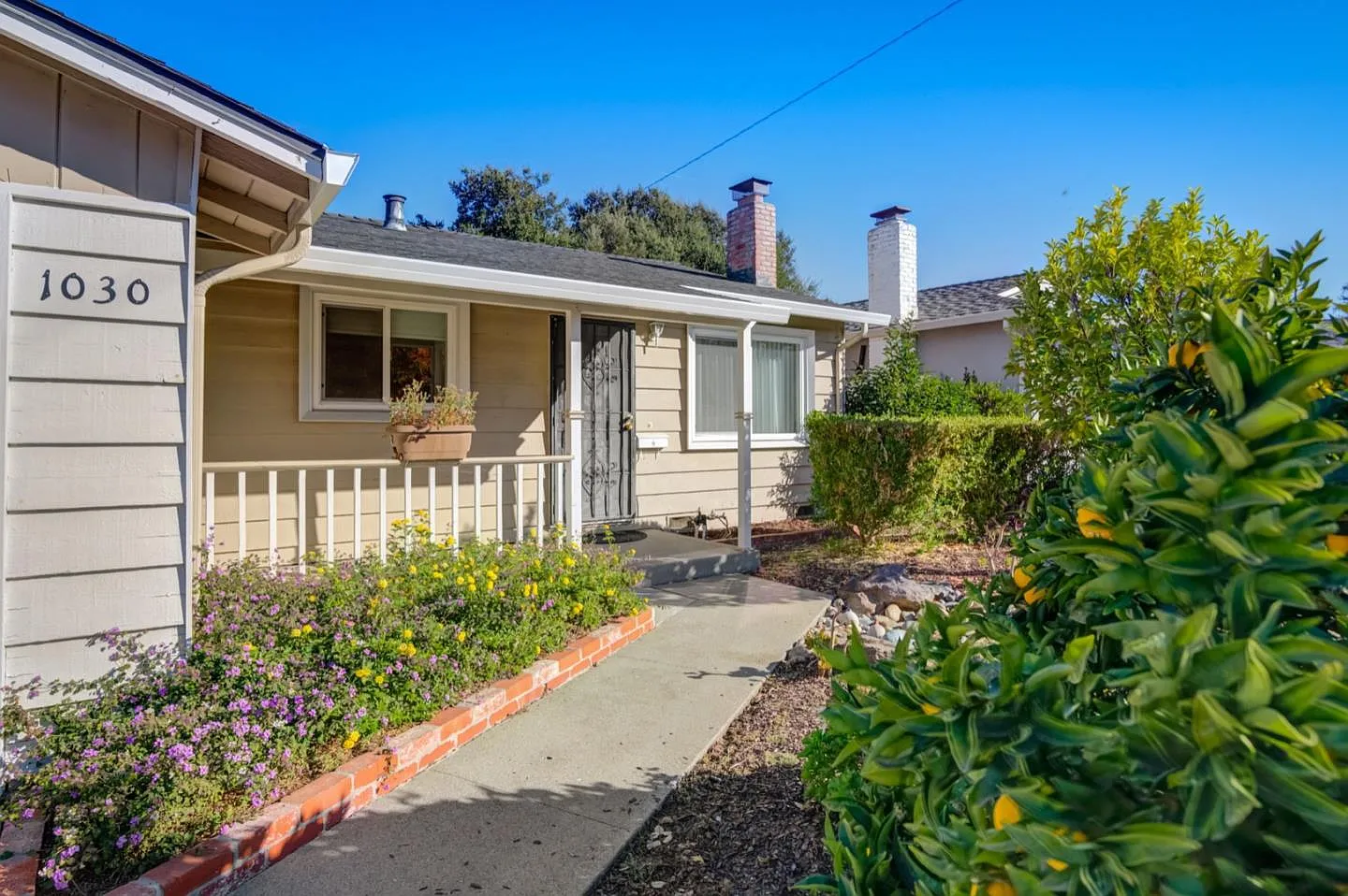 1030 Cranberry Dr photo 1