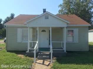 1212 E Stoddard St, Dexter, MO 63841